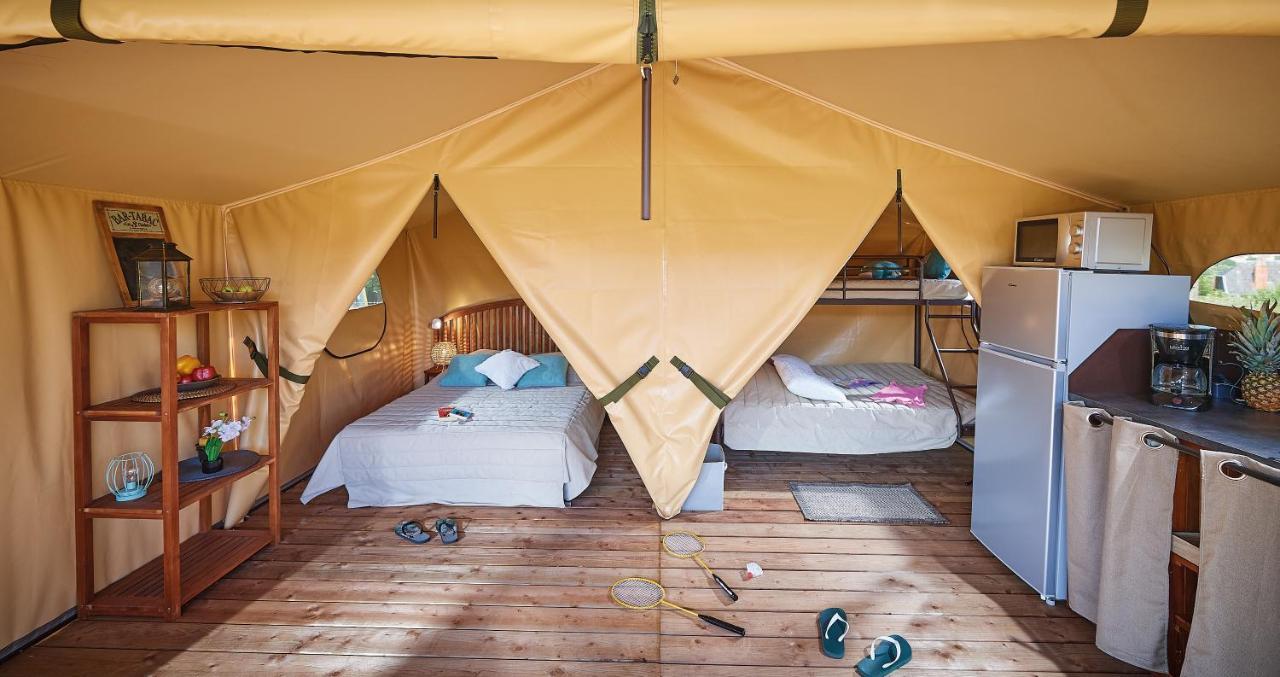 Camping Des Papillons Lalizolle المظهر الخارجي الصورة