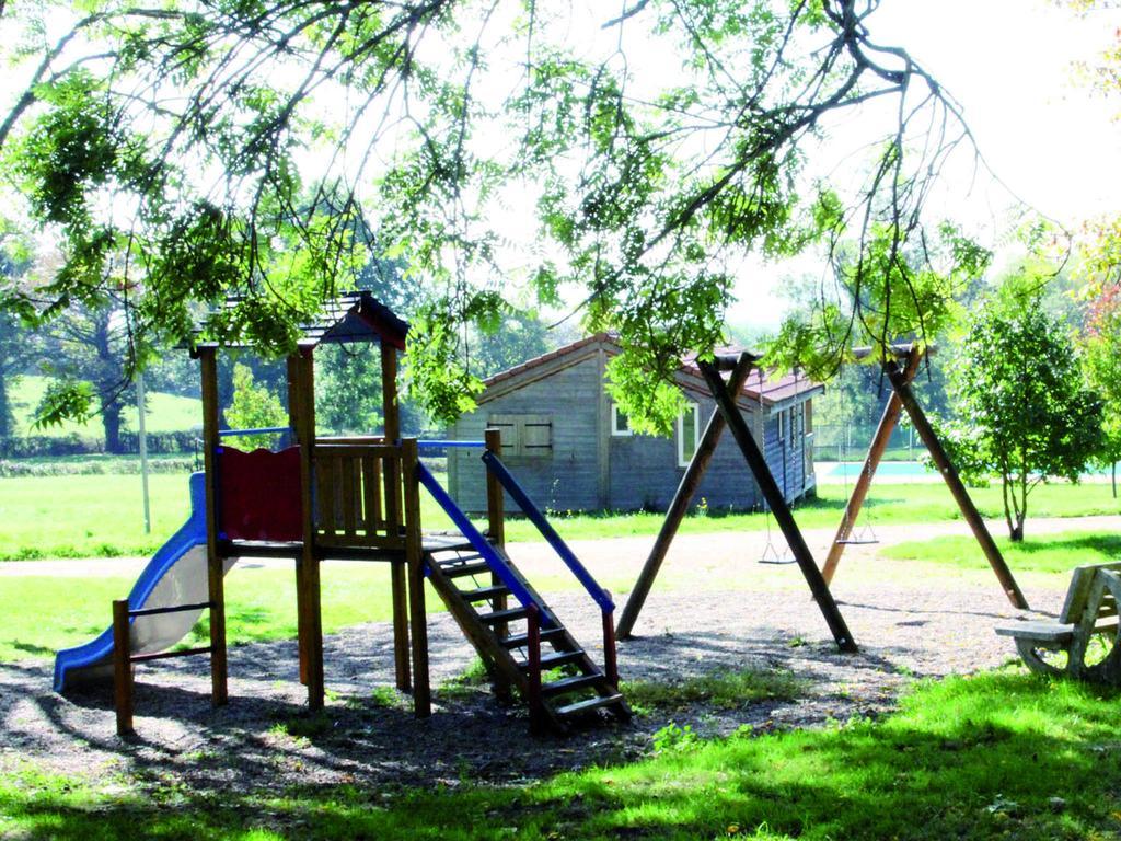Camping Des Papillons Lalizolle المظهر الخارجي الصورة