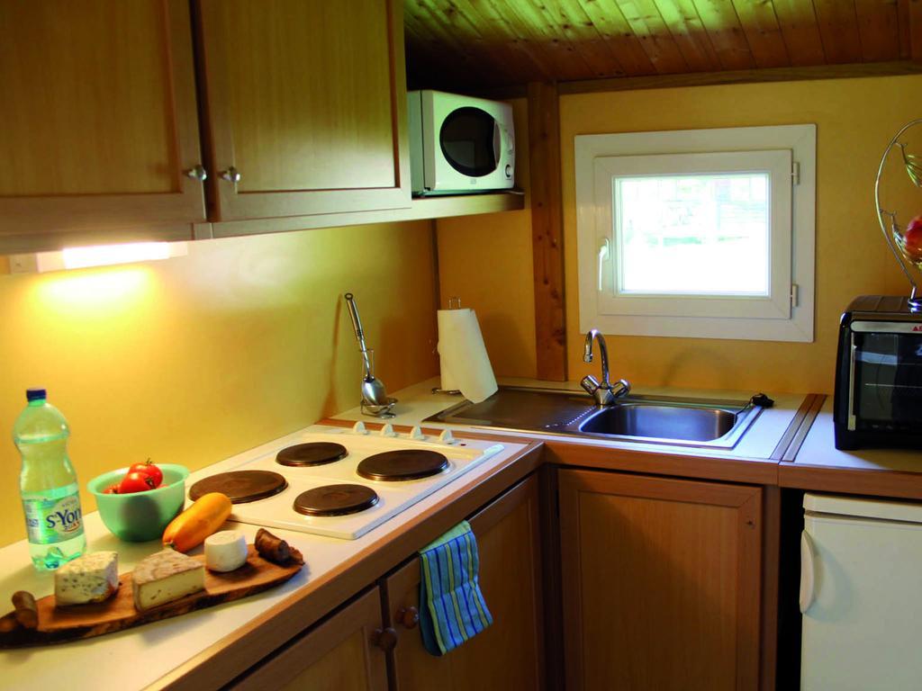 Camping Des Papillons Lalizolle المظهر الخارجي الصورة