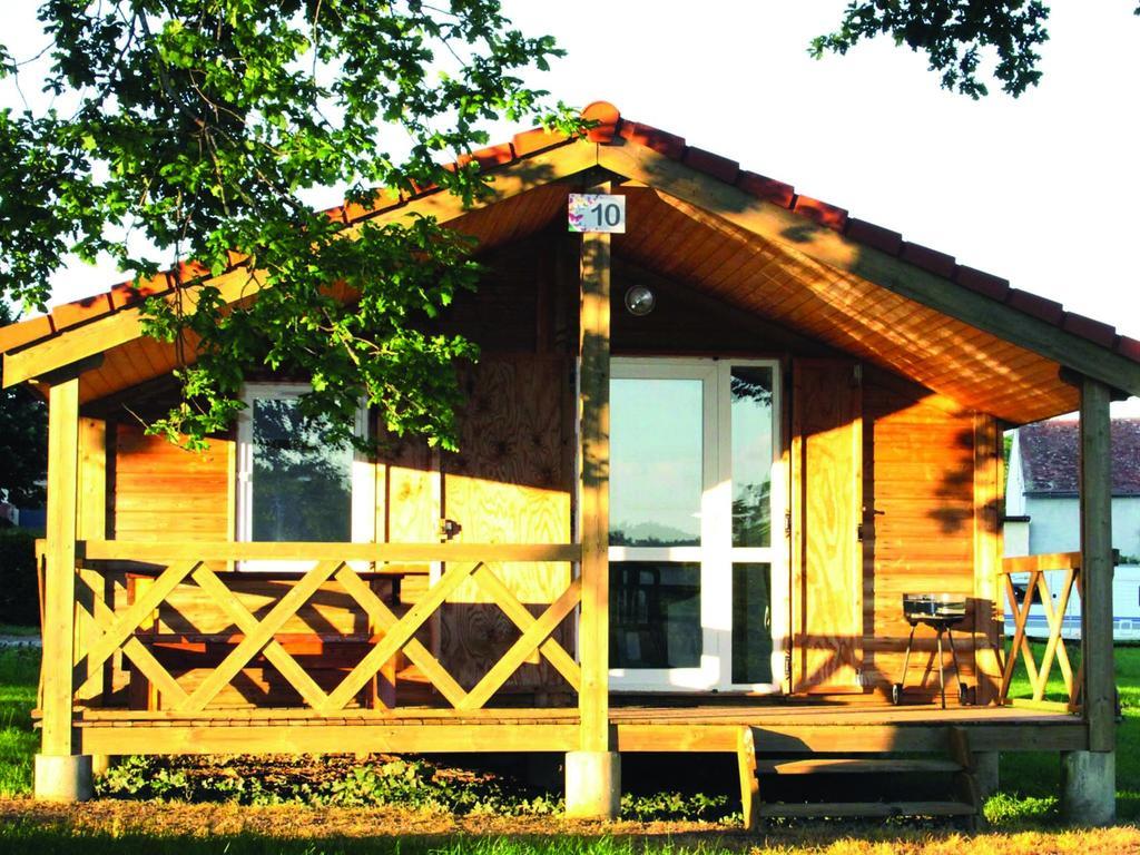 Camping Des Papillons Lalizolle المظهر الخارجي الصورة