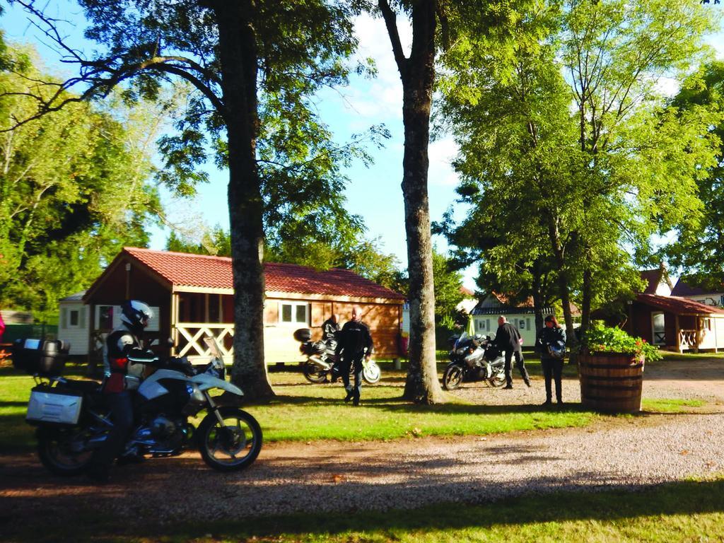 Camping Des Papillons Lalizolle المظهر الخارجي الصورة